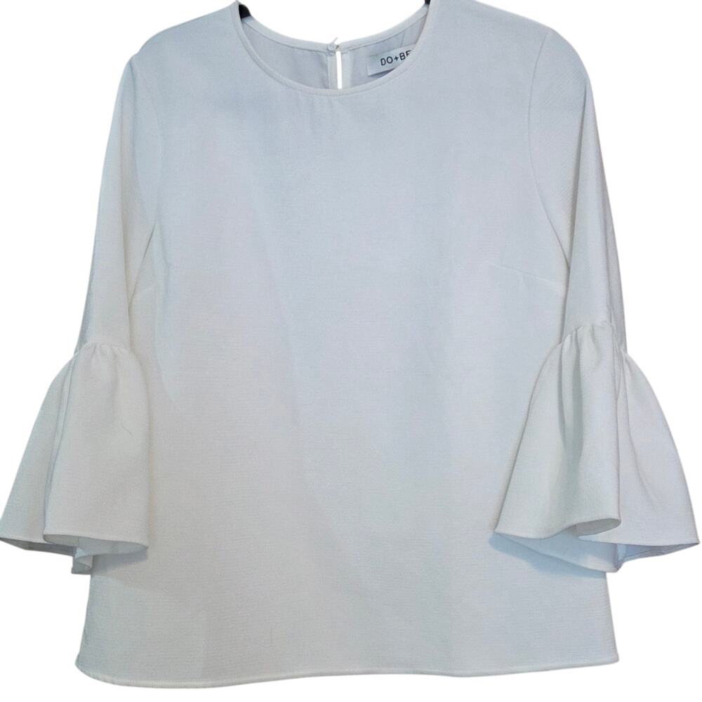 Do + Be White Blouse Bell Sleeves, Button Keyhole Closure in back, textured sz L